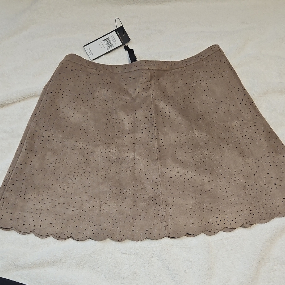 BCBGMaxAzria Taupe Scalloped Suede-Look A-Line Mini Skirt